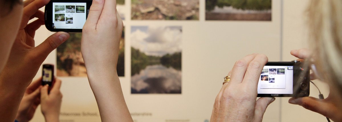 Photographing-the-exhibits