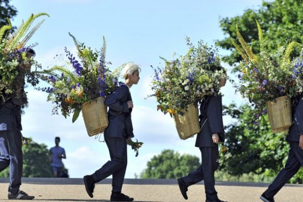 image-Japan_House_London_Flower_Messenger01.JPG-940x433q85